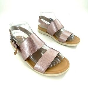 Naturalizer Emory Rose Gold Metallic‎ Leather Two Strap Buckle Sandals 7.5M